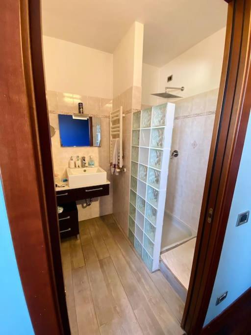 Intero Bilocale Con Terrazzo Vicino A Milano Apartment Mairano Exterior photo