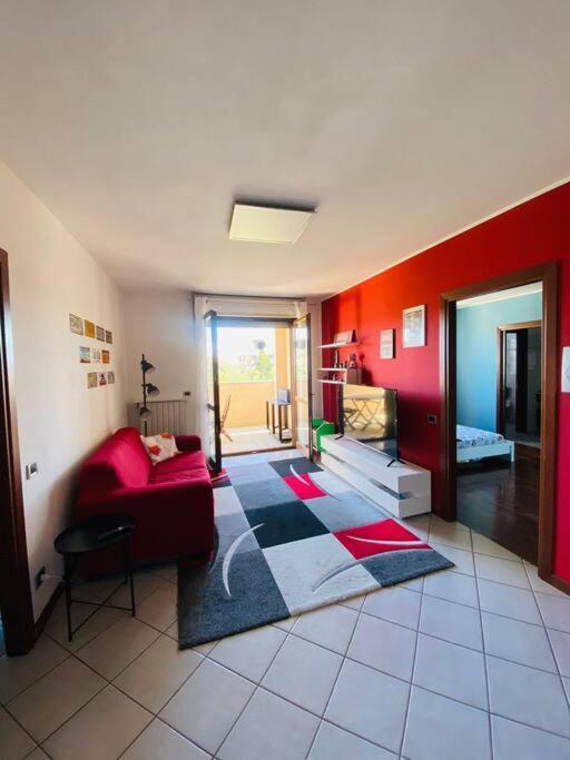 Intero Bilocale Con Terrazzo Vicino A Milano Apartment Mairano Exterior photo